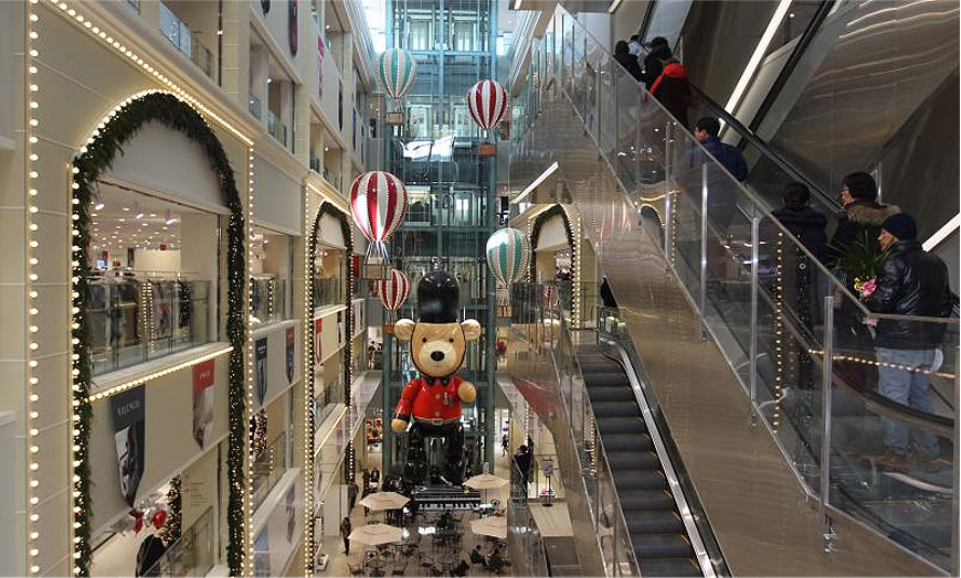 ロッテプレミアムアウトレット linked pictures