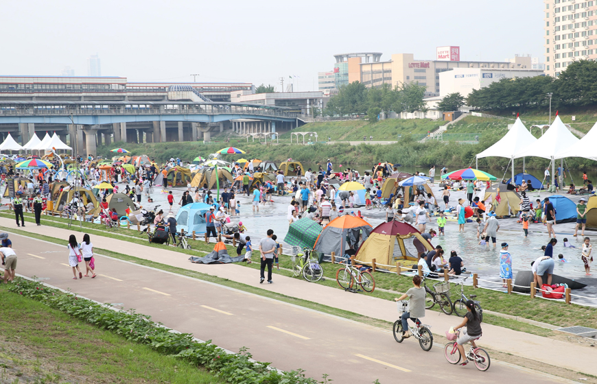 안양천 어린이 물놀이장 사진